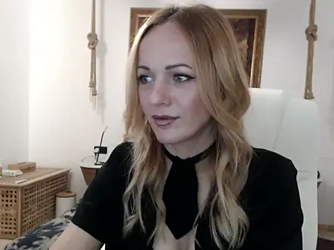 Snapshot of EllyaDiamond chatting on January 29, 7:53 pm EllyaDiamond online show from January 29, 7:53 pm