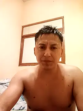Snapshot of LuisMex1998 chatting on February 2, 2:21 am LuisMex1998 online show from February 2, 2:21 am