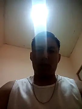 Snapshot of LuisMex1998 chatting on April 8, 2:22 am LuisMex1998 online show from April 8, 2:22 am