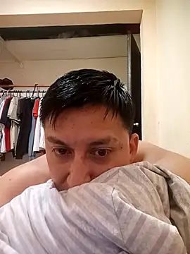 Snapshot of LuisMex1998 chatting on April 9, 10:31 am LuisMex1998 online show from April 9, 10:31 am