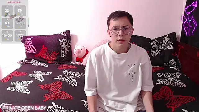 Tina 4 Charlie online show from October 24, 11:50 am