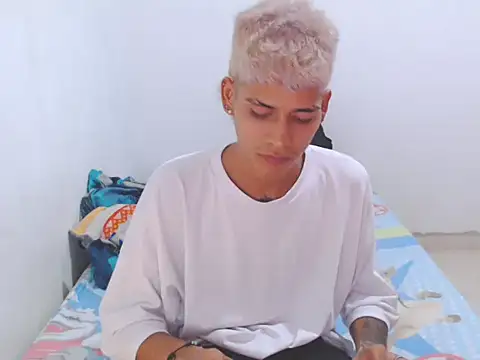 lu nastyboy18 online show from February 6, 5:46 am