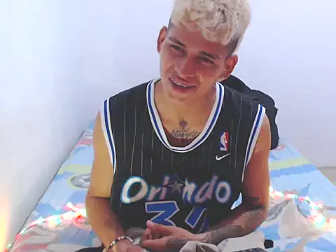 lu nastyboy18 online show from February 12, 5:05 am