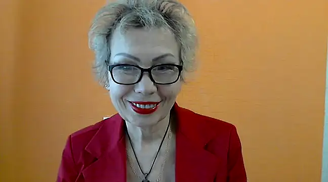 NessyJenixs online show from February 16, 9:15 am