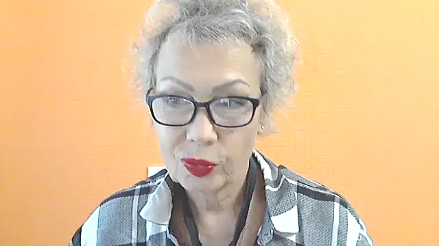 NessyJenixs online show from October 2, 6:31 am