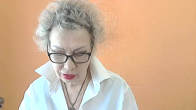 NessyJenixs online show from March 26, 7:25 am