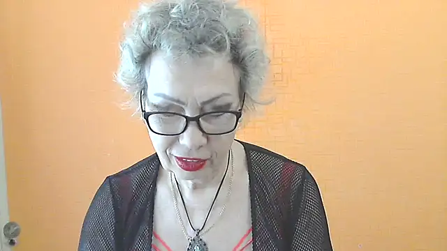 NessyJenixs online show from April 5, 7:16 am