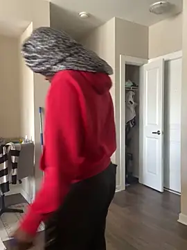 Snapshot of theprettysoles chatting on December 21, 2:46 pm theprettysoles online show from December 21, 2:46 pm