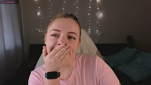 Snapshot of Hanna_melon chatting on October 12, 8:35 am Hanna melon online show from October 12, 8:35 am