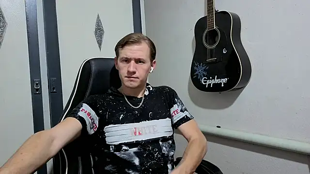 Snapshot of DiMastyzzz chatting on January 25, 8:21 pm DiMastyzzz online show from January 25, 8:21 pm