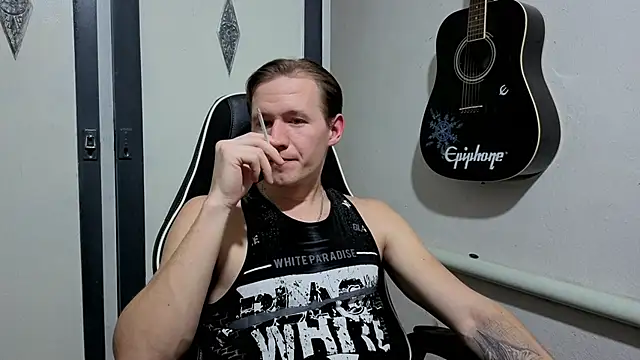 Snapshot of DiMastyzzz chatting on January 30, 3:40 pm DiMastyzzz online show from January 30, 3:40 pm