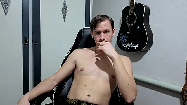 Snapshot of DiMastyzzz chatting on February 4, 7:44 pm DiMastyzzz online show from February 4, 7:44 pm