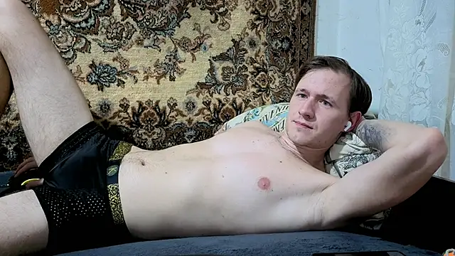 Snapshot of DiMastyzzz chatting on February 4, 10:45 pm DiMastyzzz online show from February 4, 10:45 pm