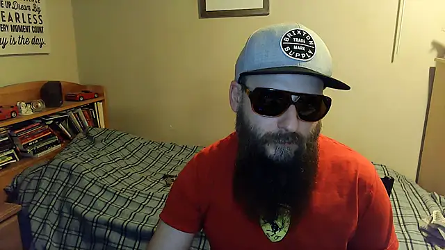 Snapshot of MasterMike2030 chatting on January 20, 5:15 am MasterMike2030 online show from January 20, 5:15 am