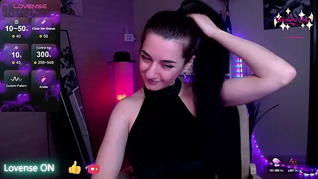 Snapshot of JessicaAlfo chatting on February 17, 8:52 am JessicaAlfo online show from February 17, 8:52 am