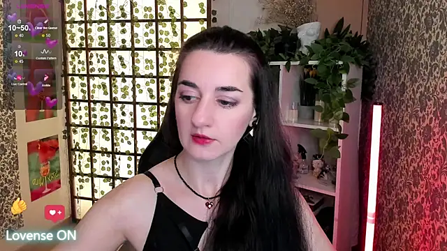 Snapshot of JessicaAlfo chatting on October 11, 2:22 am JessicaAlfo online show from October 11, 2:22 am