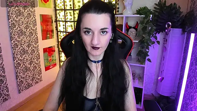 Snapshot of JessicaAlfo chatting on April 3, 2:31 am JessicaAlfo online show from April 3, 2:31 am