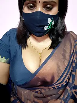 Queenflowerr online show from March 6, 1:40 pm