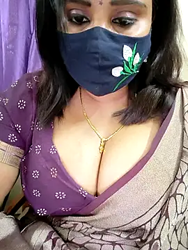 Queenflowerr online show from March 18, 11:24 am