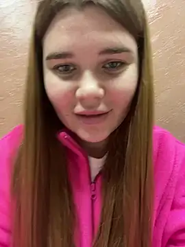 Snapshot of ella_zzz chatting on January 22, 1:21 pm ella zzz online show from January 22, 1:21 pm
