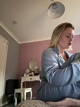 blissdimicco online show from December 16, 9:14 am