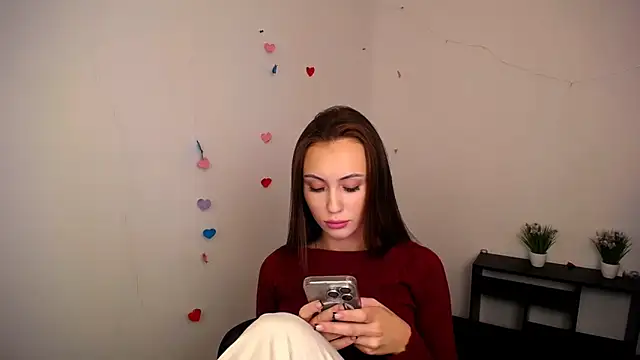 Nikonara Love online show from October 18, 1:01 pm