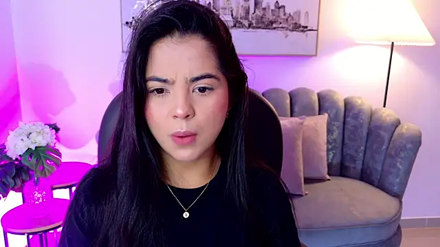 Layla Breezee online show from May 1, 11:59 am