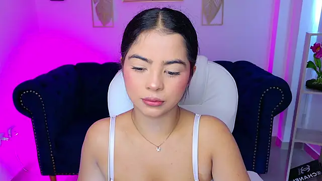 Layla Breezee online show from May 18, 12:00 pm