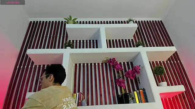 ApoloCruz online show from May 17, 3:59 am