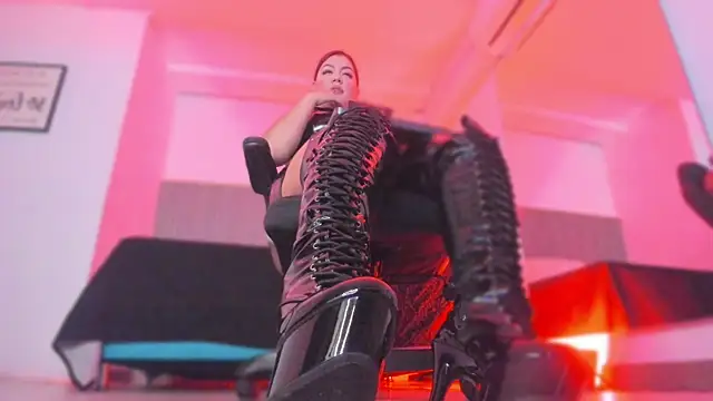 bonnieAn online show from November 13, 9:19 am