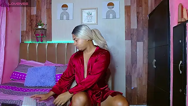 Snapshot of electrabrowns chatting on February 18, 10:22 am electrabrowns online show from February 18, 10:22 am