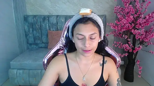 Snapshot of lilith_petit_sub chatting on February 4, 12:44 pm lilith petit sub online show from February 4, 12:44 pm