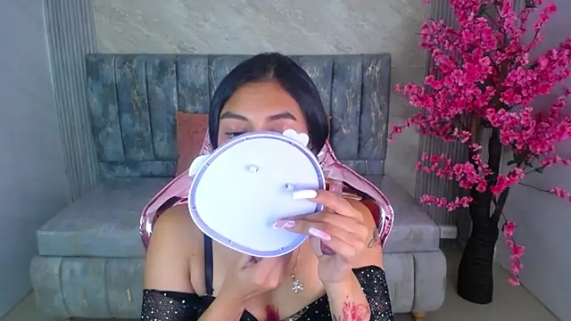 Snapshot of lilith_petit_sub chatting on February 4, 3:47 pm lilith petit sub online show from February 4, 3:47 pm
