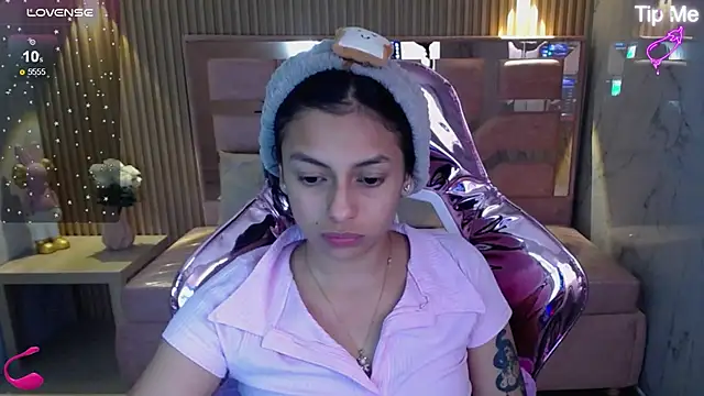 Snapshot of lilith_petit_sub chatting on February 7, 1:01 pm lilith petit sub online show from February 7, 1:01 pm