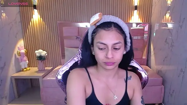 Snapshot of lilith_petit_sub chatting on February 8, 1:01 pm lilith petit sub online show from February 8, 1:01 pm