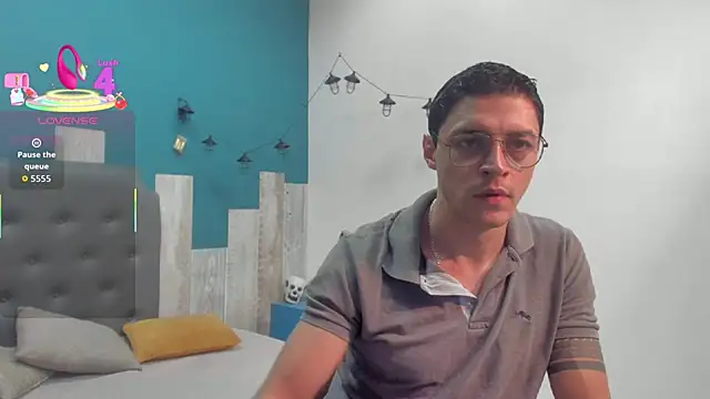 Frank Millers online show from October 15, 7:36 pm