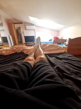 Snapshot of Velly82 chatting on April 4, 2:25 pm Velly82 online show from April 4, 2:25 pm