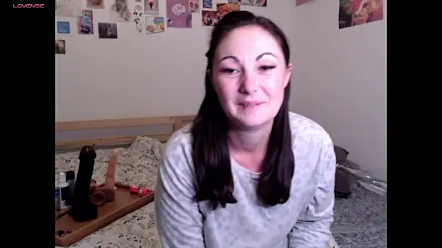 Snapshot of AdorahB3ll3 chatting on November 11, 8:20 pm AdorahB3ll3 online show from November 11, 8:20 pm