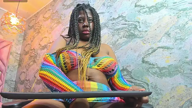 Snapshot of nefertiti_ebony chatting on May 16, 5:23 pm nefertiti ebony online show from May 16, 5:23 pm