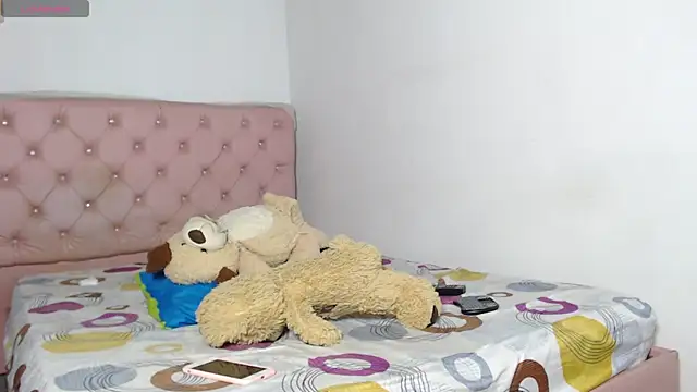 Snapshot of elettra_parisi19 chatting on February 3, 9:18 pm elettra parisi19 online show from February 3, 9:18 pm