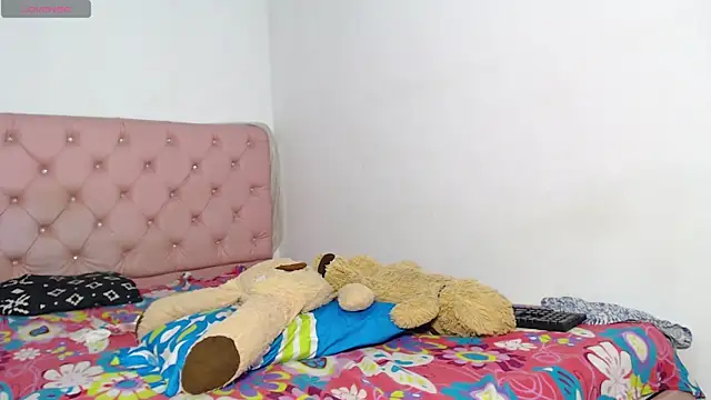 Snapshot of elettra_parisi19 chatting on February 12, 11:09 pm elettra parisi19 online show from February 12, 11:09 pm