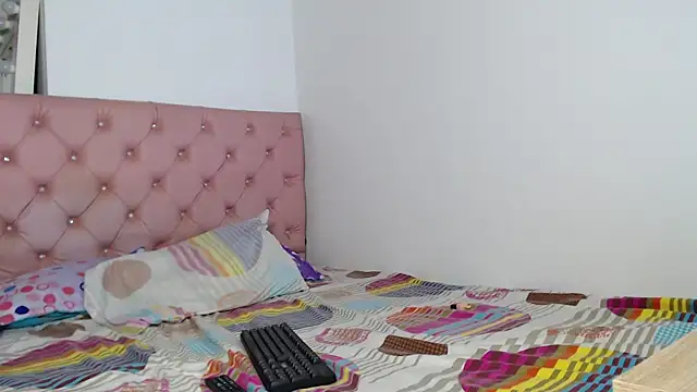Snapshot of elettra_parisi19 chatting on March 12, 11:01 pm elettra parisi19 online show from March 12, 11:01 pm