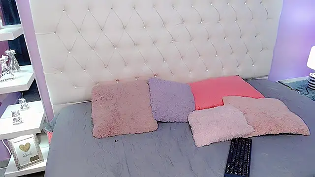 Rosebigcok online show from February 1, 11:37 pm