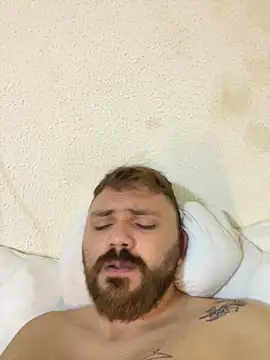 Snapshot of ruivinho66 chatting on October 6, 10:18 pm ruivinho66 online show from October 6, 10:18 pm
