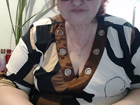 DeniseeRosea online show from May 17, 5:53 pm