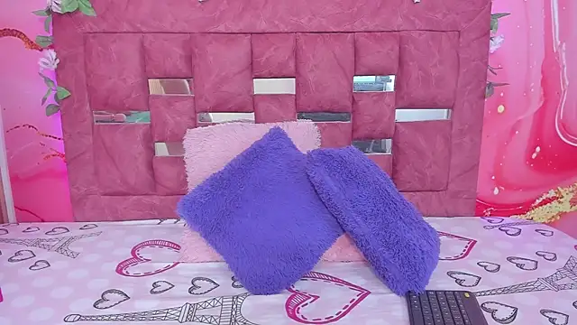 scarlett  evans  online show from December 2, 6:14 pm