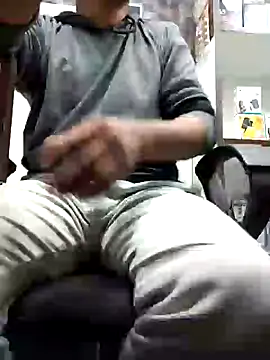 Snapshot of RaviRoy2326 chatting on February 2, 1:19 pm RaviRoy2326 online show from February 2, 1:19 pm