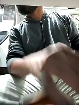 Snapshot of RaviRoy2326 chatting on February 2, 5:04 pm RaviRoy2326 online show from February 2, 5:04 pm