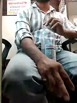 Snapshot of RaviRoy2326 chatting on February 5, 5:52 am RaviRoy2326 online show from February 5, 5:52 am