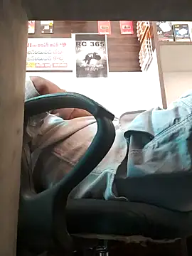 Snapshot of RaviRoy2326 chatting on February 13, 6:41 am RaviRoy2326 online show from February 13, 6:41 am